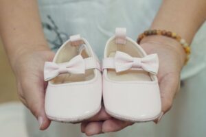 Baby Shoe Guide: When Do Babies Need Their First Shoes?