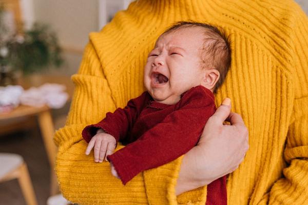 baby vomiting when to worry